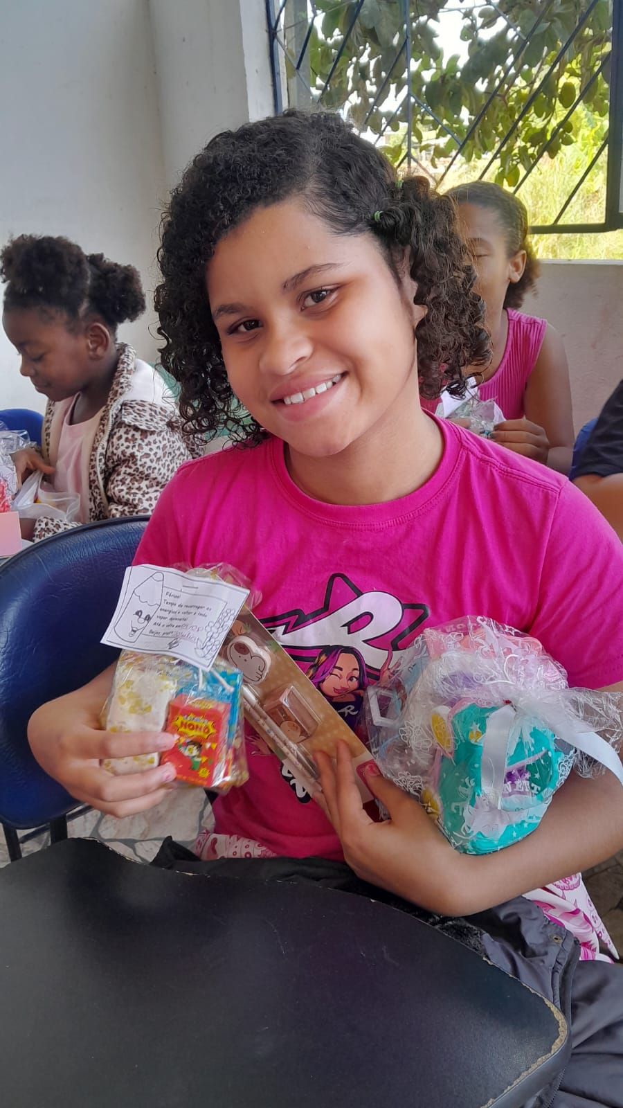 Menina do Instituto com o que trocou na loja de méritus